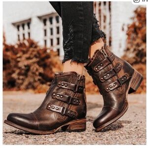 Freebird by Steven Grecko Brown Ankle Booties 8 EUC